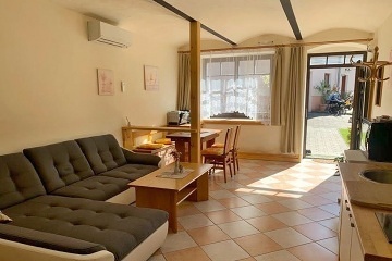 Chalupa Orl�k nad Vltavou - baz�n a sauna