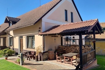 Chalupa Orl�k nad Vltavou - baz�n a sauna