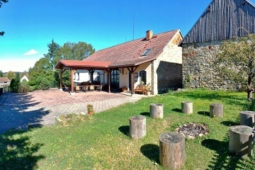 Chalupa Orl�k nad Vltavou - baz�n a sauna