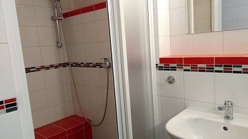 Chata a loď u přehrady Orlík - Kovářov - Milevsko