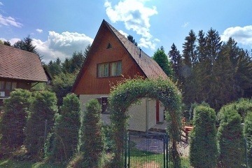 Chata a loď u přehrady Orlík - Kovářov - Milevsko