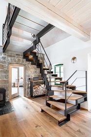 Chalupa se saunou - terasa a potok - Jizersk� hory