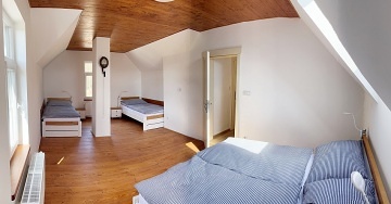 Chalupa s baz�nem - Nov� Paka - Podkrkono��