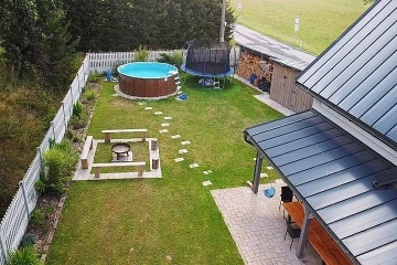 Chalupa s baz�nem - Nov� Paka - Podkrkono��