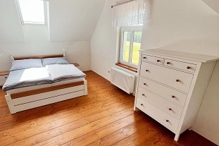 Chalupa s baz�nem - Nov� Paka - Podkrkono��