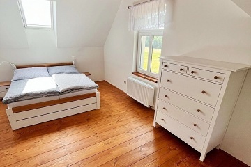 Chalupa s baz�nem - Nov� Paka - Podkrkono��