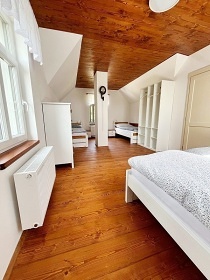 Chalupa s baz�nem - Nov� Paka - Podkrkono��