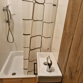 Chata s terasou - M�chovo jezero - hrad Bezd�z