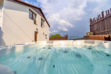 Chalupa wellness a vinn� sklep - Beskydsk� kopce