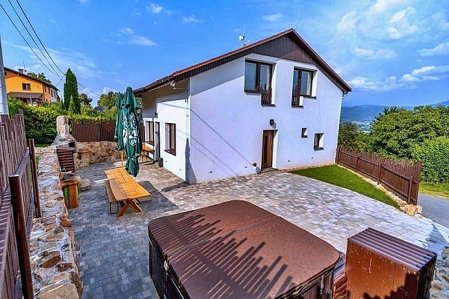 Chalupa wellness a vinn� sklep - Beskydsk� kopce