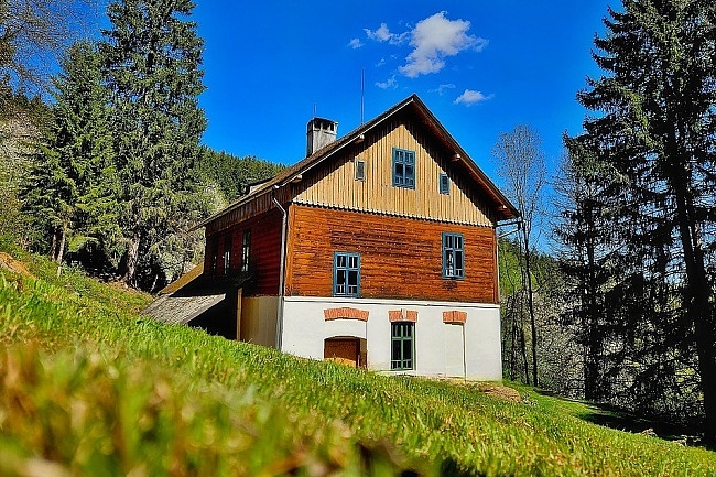 Jesenick� chalupa - jez�rko s molem - Such� vrch