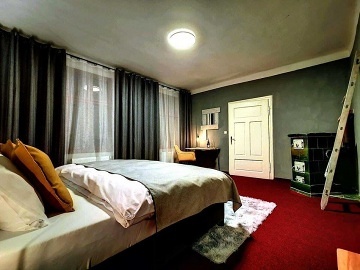 Jesenick� chalupa - jez�rko s molem - Such� vrch