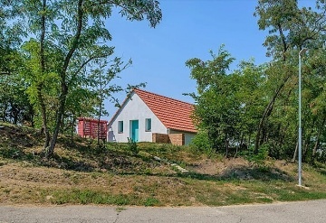 Chata a vinn� sklep - aquapark Hustope�e - P�lava