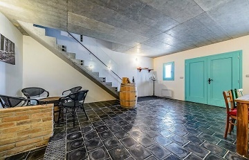 Chata a vinn� sklep - aquapark Hustope�e - P�lava