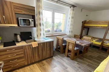 Chata s vnit�n�m baz�nem - Hrub� sk�la - �esk� r�j