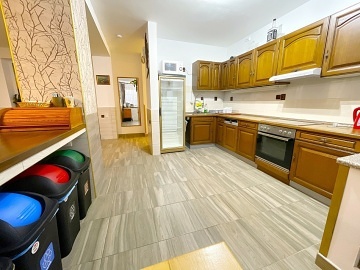 Chata s vnit�n�m baz�nem - Hrub� sk�la - �esk� r�j