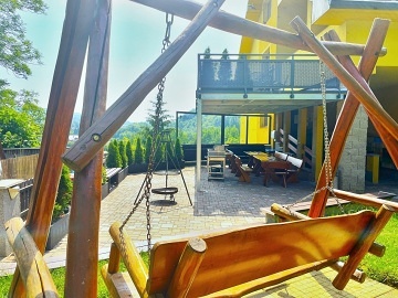 Chata s vnit�n�m baz�nem - Hrub� sk�la - �esk� r�j