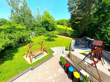 Chata s vnit�n�m baz�nem - Hrub� sk�la - �esk� r�j