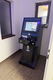 Chata s vnit�n�m baz�nem - Hrub� sk�la - �esk� r�j