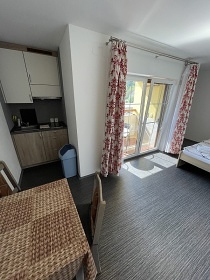 Chata s vnit�n�m baz�nem - Hrub� sk�la - �esk� r�j