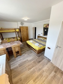 Chata s vnit�n�m baz�nem - Hrub� sk�la - �esk� r�j