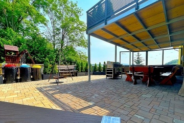 Chata s vnit�n�m baz�nem - Hrub� sk�la - �esk� r�j