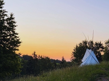 Glamping Jest�eb� hory - TeePee Broumovsko