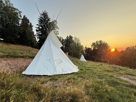 Nov� objekt: Glamping Jest�eb� hory - TeePee Broumovsko 8C-336