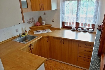 Chata u cyklostezky - �eka Oh�e - hrad Hazmburk