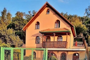 Nový objekt: Chata u cyklostezky a řeky Ohře - hrad Hazmburk 4C-144