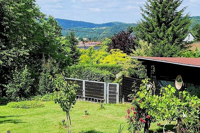 Chata u lesa - �eka S�zava - J�lov� u Prahy