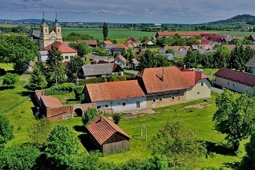 Polorouben chalupa - esk rj - Prachovsk skly