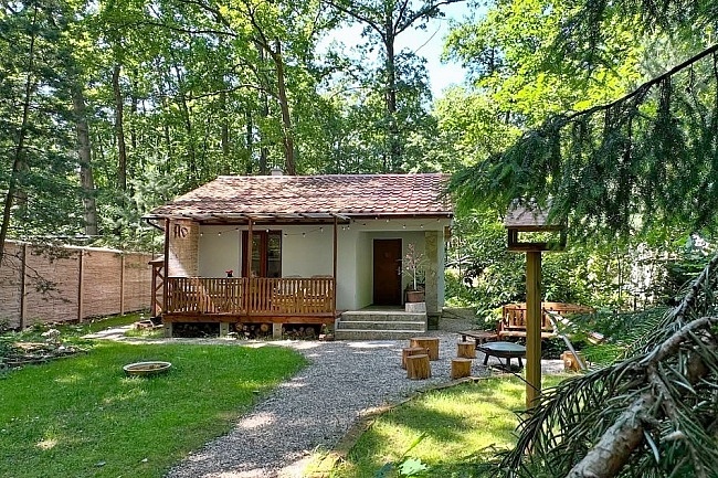 Chata Kerský les - Botanicus Ostrá - jezero Sadská