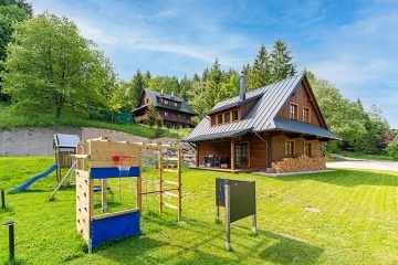 Chalupa u cyklostezky - Beskydy - Karolinka