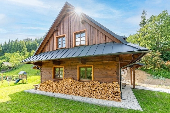 Chalupa u cyklostezky - Beskydy - Karolinka