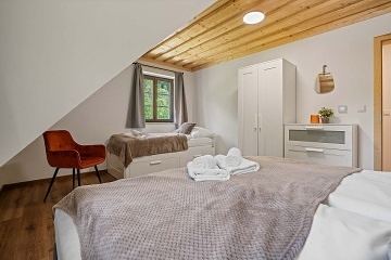 Chalupa u cyklostezky - Beskydy - Karolinka