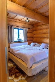 Srub u rybnka - Novohradsk hory - esk Krumlov