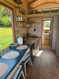 Glamping s mini ZOO - z�mek Sychrov - Fr�d�tejn