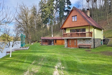 Chata se saunou - řeka Lužnice - Týn nad Vltavou