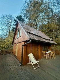 Chata a koupac� sud s v�hledem - Host�nsk� vrchy