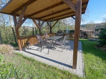 Chalupa s baznem jin echy - Tborsko