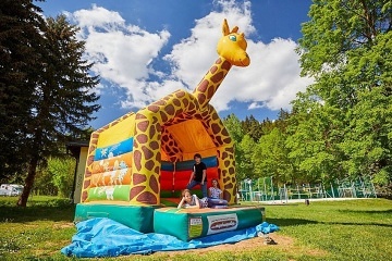 Chata a koupac rybnk - ern hora - Jansk Lzn