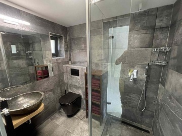 Chata a koupac rybnk - ern hora - Jansk Lzn