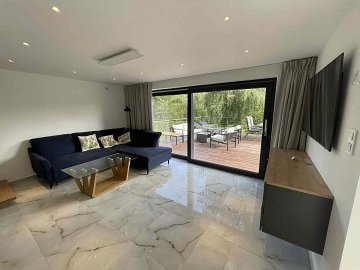 Chata a koupac rybnk - ern hora - Jansk Lzn