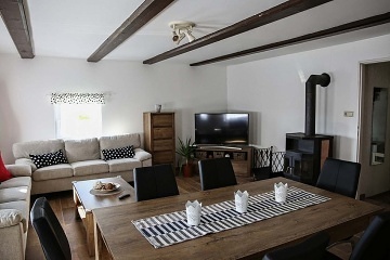 Roubenka s baznem - CHKO Luick hory - Jedlin