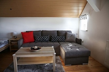 Roubenka s baznem - CHKO Luick hory - Jedlin