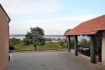 Chalupa u pehrady Nov Mlny - CHKO Plava