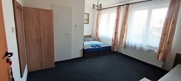 Chata u Lednicko-valtick�ho are�lu - Lednice - CHKO Soutok