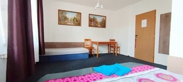 Chata u Lednicko-valtick�ho are�lu - Lednice - CHKO Soutok