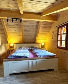 Chata s terasou a vivkou - Drahansk vrchovina